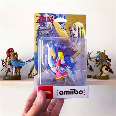 zelda and loftwing amiibo reddit.
